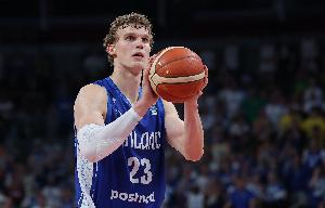 三分沒開 馬爾卡寧上半場8投3中&三分4中0得到8分4板1助