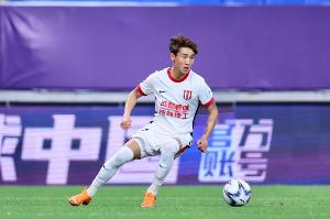 官方：韋世豪左側(cè)大腿根部?jī)?nèi)側(cè)局部皮下軟組織腫脹，正在積極治療