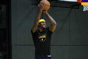 期待新賽季！湖人官方曬范德比爾特訓(xùn)練照：回到球館???