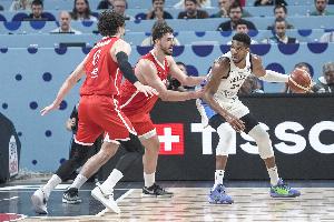 字母哥回應(yīng)申京：我即將迎來NBA第13個(gè)賽季 我已贏得了所有的一切