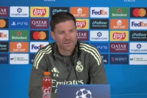 阿隆索：姆巴佩是球隊(duì)領(lǐng)袖之一 維尼修斯?fàn)顟B(tài)很好明天可以首發(fā)