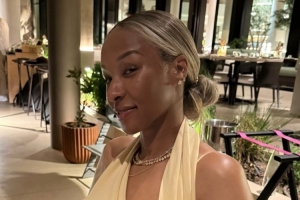 詹姆斯曬妻子照片慶祝結婚紀念日：紀念日快樂 我愛你！