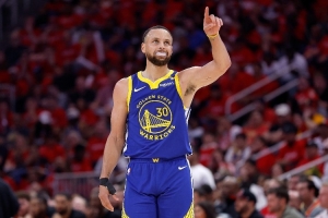 楊毅：中國電視轉(zhuǎn)播NBA以來庫里是最偉大PG 咱都沒看過魔術(shù)師直播