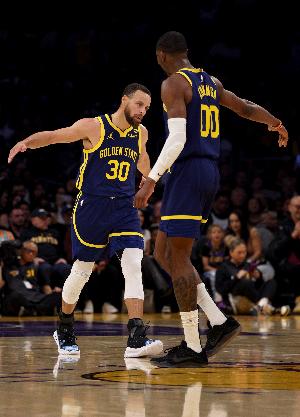 勇記：庫(kù)里信任球隊(duì) 但他或需出來(lái)提一句“休賽期我們沒啥收獲”