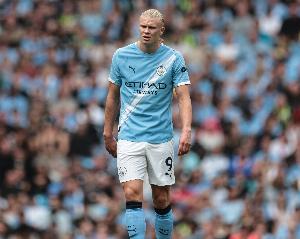 哈蘭德回答球迷提問：為何口音英國化？因?yàn)槲揖褪怯? >
                                        </div>
                                    </div>
                                                                        <div   id=