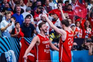 申京爭議社媒被挖：影射士麥那焚燒事件 超5萬希臘人遭屠殺