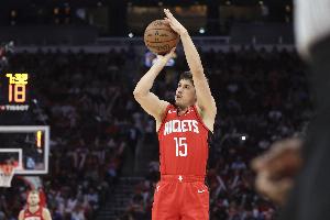 交易誰？火箭現(xiàn)在可以動的人是：KD阿門申京小賈伊森謝潑德