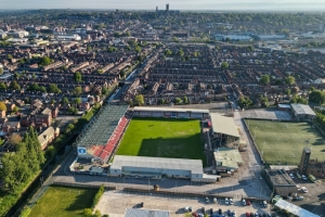 小而美的球場 英甲林肯城的主場辛西爾銀行體育場容量為10669人