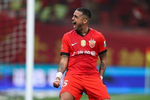 滬媒：一度被懷疑是“假貨”的萊昂納多，成為海港隊(duì)的超級英雄