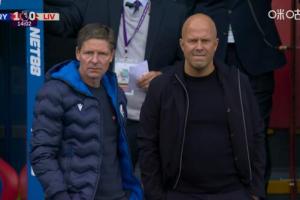 利物浦vs水晶宮看臺(tái)球迷出現(xiàn)醫(yī)療狀況，比賽中斷5分鐘后恢復(fù)