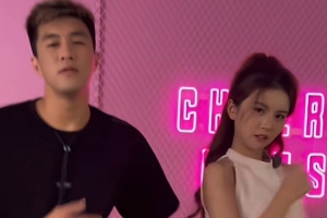 進攻犯規(guī)！郭艾倫曬與美女主播跳舞視頻：跳舞到底用哪發(fā)力啊