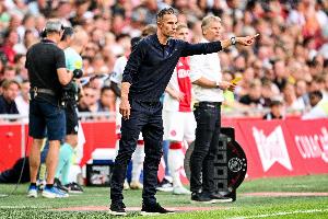 范佩西：我們上半場(chǎng)的進(jìn)球不該吹無(wú)效，裁判中場(chǎng)休息時(shí)向我道歉了