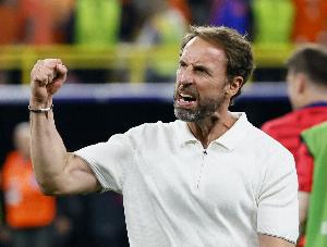 太陽(yáng)報(bào)：索斯蓋特愿執(zhí)教曼聯(lián)，但認(rèn)為想成歐冠有力競(jìng)爭(zhēng)者需要4年