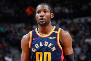 庫(kù)明加：和巴特勒打球很容易建立化學(xué)反應(yīng) 簽下新合同時(shí)感覺(jué)很怪