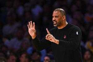 烏度卡：卡佩拉既可以承擔(dān)傳統(tǒng)中鋒角色 也可以與申京組成雙塔