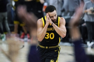 庫里三分遇強(qiáng)力防守就失效？楊毅：只是不穩(wěn)定 他轟進(jìn)很多神仙球