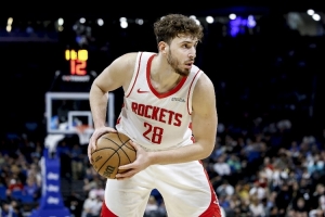 誰是小火龍？申京8中5貢獻(xiàn)13分5籃板13助攻4搶斷 僅出現(xiàn)1次失誤