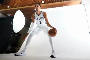 半場(chǎng)打卡！文班亞馬僅出戰(zhàn)16分鐘 10中6&10罰9中怒轟22分7板3助