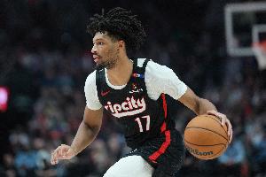 小里程碑！夏普成為開拓者隊(duì)史最年輕命中1000個(gè)運(yùn)動(dòng)戰(zhàn)進(jìn)球的球員