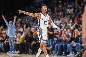 全隊(duì)唯一上雙！莫蘭特半場(chǎng)11中4拿到12分2板6助1斷 首節(jié)獨(dú)得10分