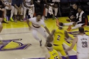 石破天驚！謝頓-夏普底線突破 騰空暴起單臂劈扣