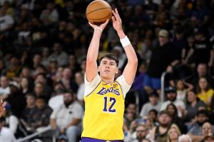 退錢(qián)！拉拉維亞29分鐘6中1！正負(fù)值-27全場(chǎng)最低