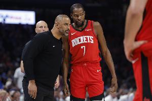 火力充足！杜蘭特半場9中6拿到全隊(duì)最高14分外加1板1帽