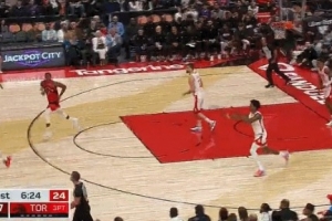 快打旋風？阿門直接長傳 杜蘭特接球三大步雙手暴扣！