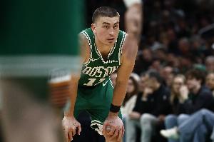 關(guān)鍵時(shí)刻沒戲份！普理查德全場(chǎng)15投7中 拿到18分5籃板3助攻