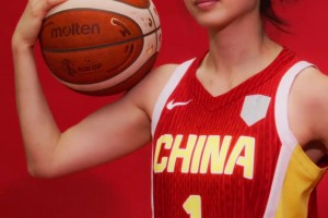 韓旭小鳥依人！中國女籃整裝待發(fā)沖擊亞洲杯 你最期待誰的表現(xiàn)？