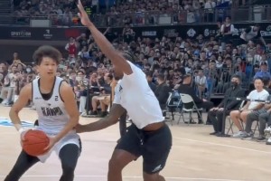 小卡中國(guó)行上演“死亡纏繞” 在他眼中這全是慢動(dòng)作吧??