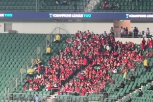 亞冠二級(jí)沒人看?。】纯垂んw現(xiàn)場(chǎng)的上座率。。