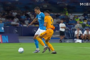 【集錦】意甲-斯皮納佐拉貼地?cái)丶獱柲崎T 那不勒斯3-2比薩