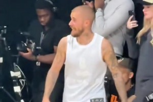 這么滄桑了啊？賈斯汀比伯近日現(xiàn)身野球局