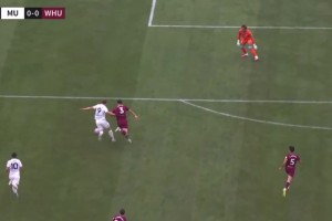 曼聯(lián)博主反駁：同樣的機(jī)會(huì)看看霍伊倫都干了些什么？