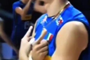 真“圖勞組合”！意大利男排隊(duì)員做國(guó)米鋒線組合標(biāo)志慶祝動(dòng)作??