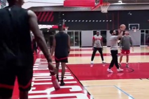 穩(wěn)如老狗！杜蘭特底角三分訓(xùn)練，連續(xù)4次命中