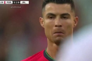 C羅2024年對(duì)陣愛爾蘭踢任意球時(shí)激勵(lì)自己，可惜球擊中了門柱