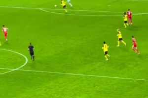 狀態(tài)越來(lái)越好了！諾伊爾找凱恩這下，險(xiǎn)些策動(dòng)一次進(jìn)球！