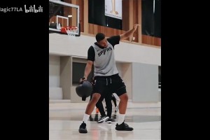 麥迪回憶：當(dāng)時(shí)錫伯杜狂練姚明，結(jié)果他真的吞下了那些訓(xùn)練量！