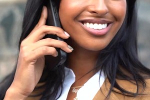 近距離欣賞科比大女兒的顏值 真的既像瓦妮莎又像科比！