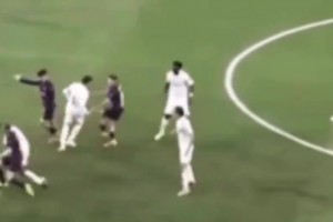 巴爾韋德的暴怒有點(diǎn)嚇到費(fèi)爾明了??