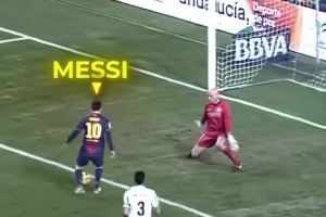 足壇首次！裁判忍受不了梅西殘暴戲耍對(duì)手，判罰盤(pán)帶犯規(guī)??