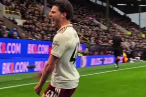 7分領(lǐng)跑！阿森納客場(chǎng)2-0輕取伯恩利，各項(xiàng)賽事9連勝+連續(xù)7場(chǎng)零封