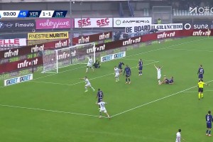 補(bǔ)時(shí)絕殺！巴雷拉傳中，對(duì)手被干擾不慎送烏龍