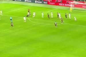 老當益壯??球迷現(xiàn)場實拍莫德里奇回追防守卡位